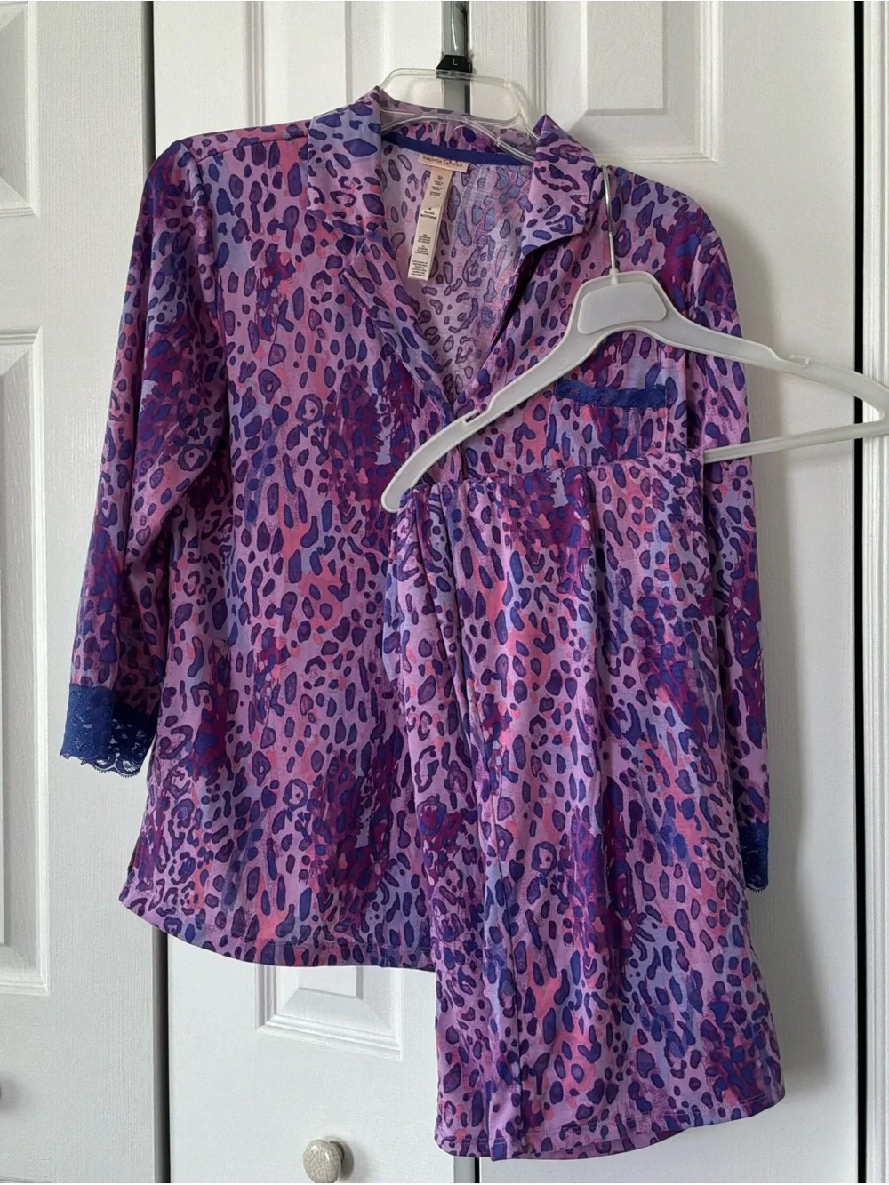 Women’s Rhonda Shear Purple/Blue Leopard Print Pajama Set Top and Pants Size M